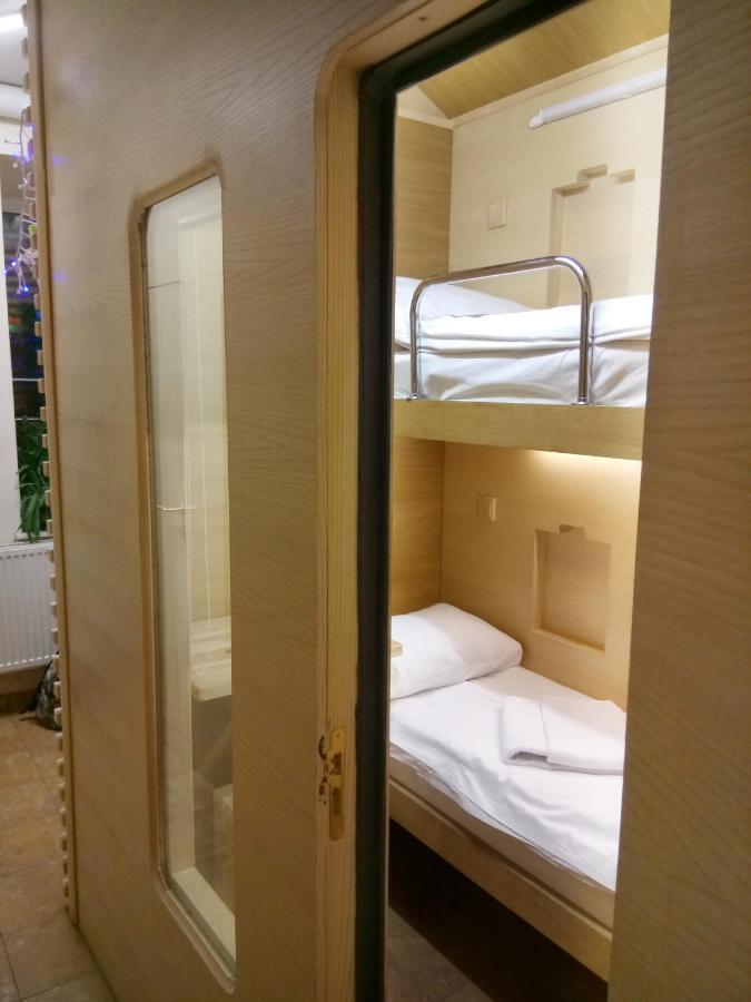 Antihostel Forrest Lviv Extérieur photo