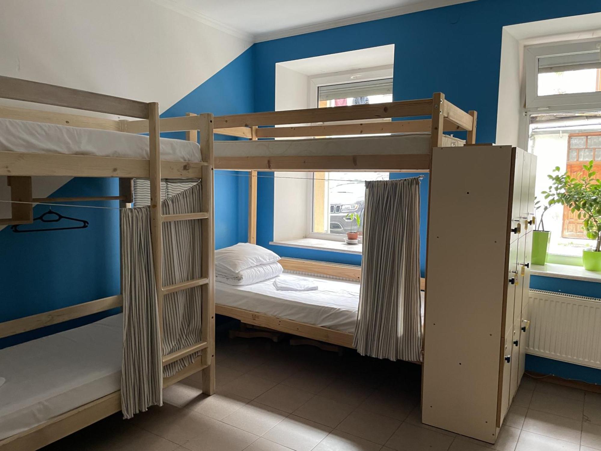 Antihostel Forrest Lviv Extérieur photo