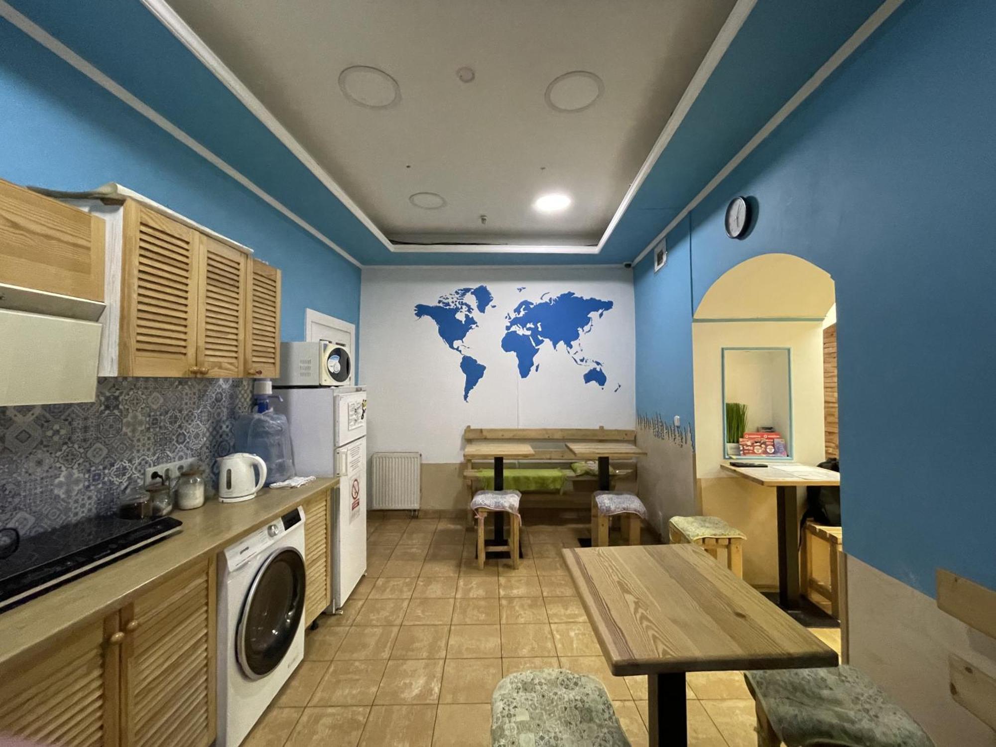 Antihostel Forrest Lviv Extérieur photo