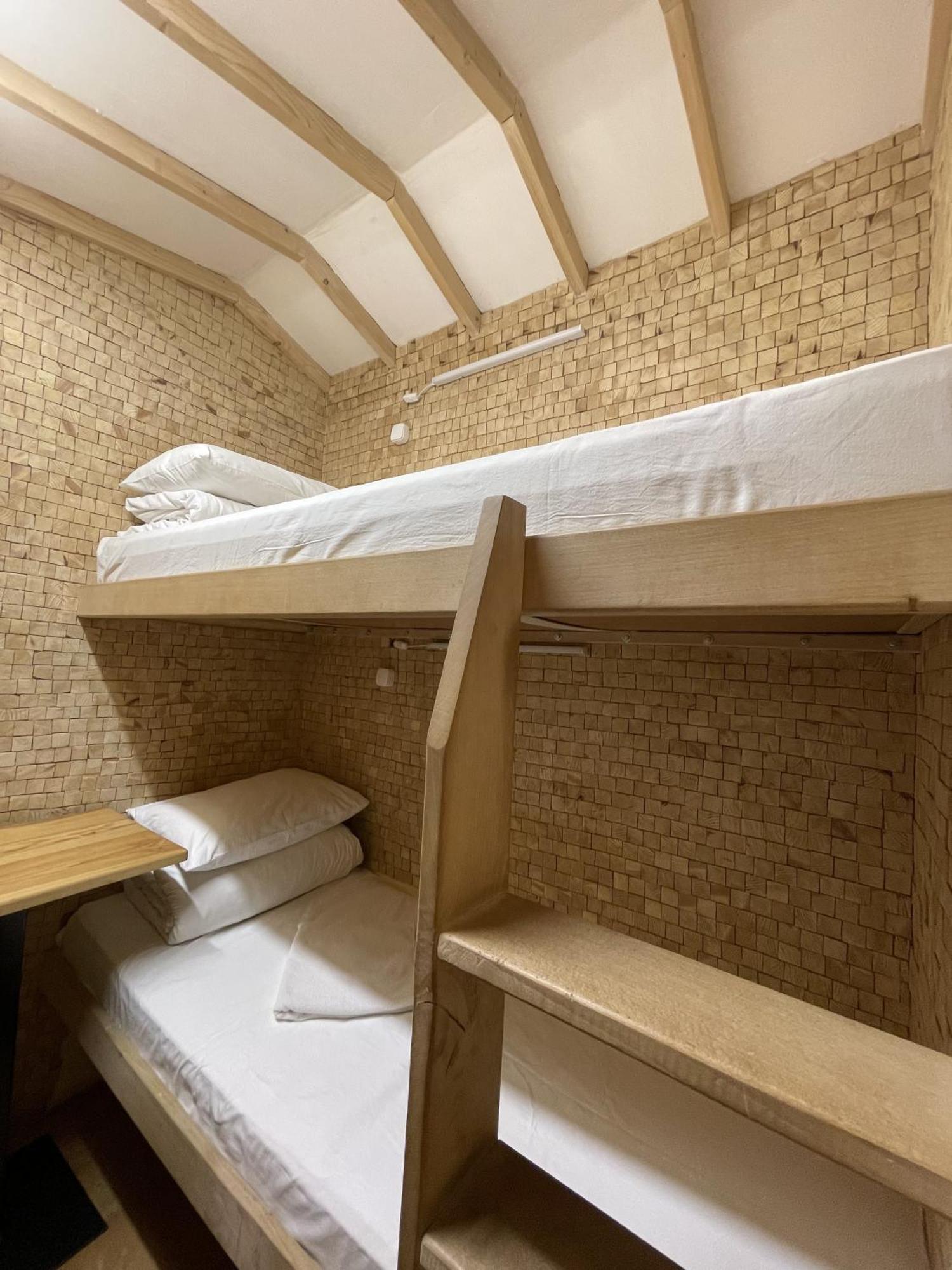 Antihostel Forrest Lviv Extérieur photo