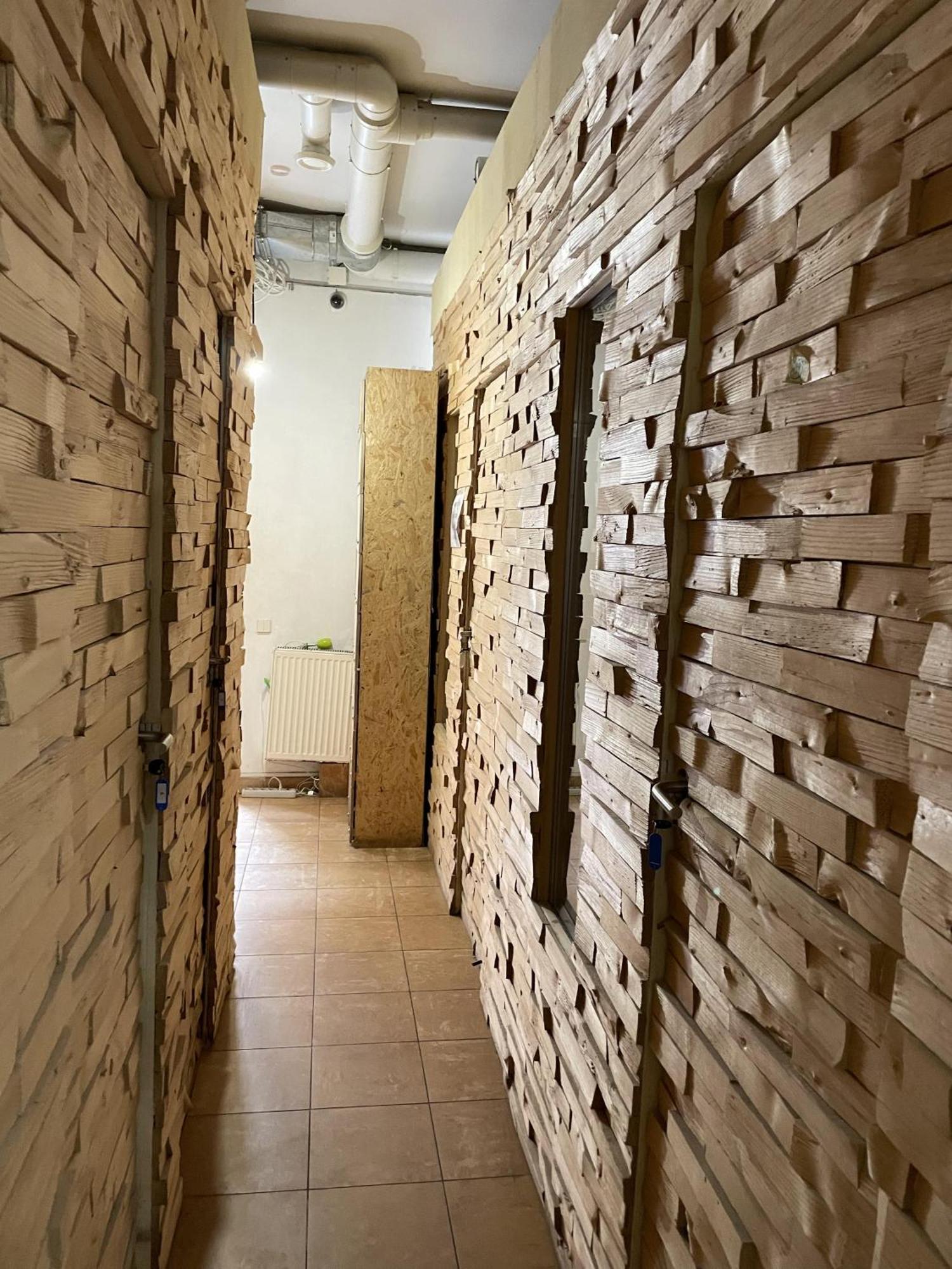 Antihostel Forrest Lviv Extérieur photo